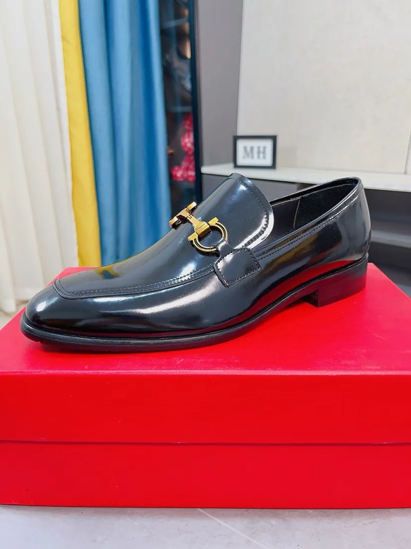 Men's shoes 💰500🌸🌸Water dyed cowhide 🆘[Salvatore Ferragamo] Ferragamo's latest casual business leather shoes for men! Available at counters simultaneously! The fabric is made of specially imported original suede calfskin, and the interior is made of imported water-dyed cowhide. It is absolutely luxurious and leads the fashion trend. Matching code: 38-44 45 customized